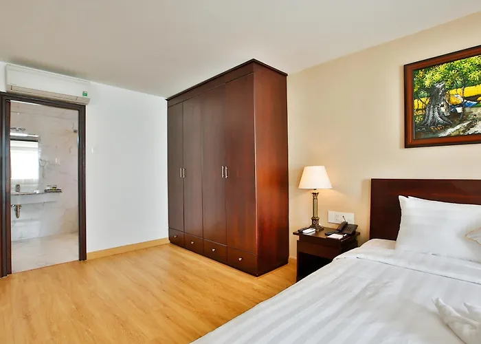 Aluna Ben Thanh Hotel